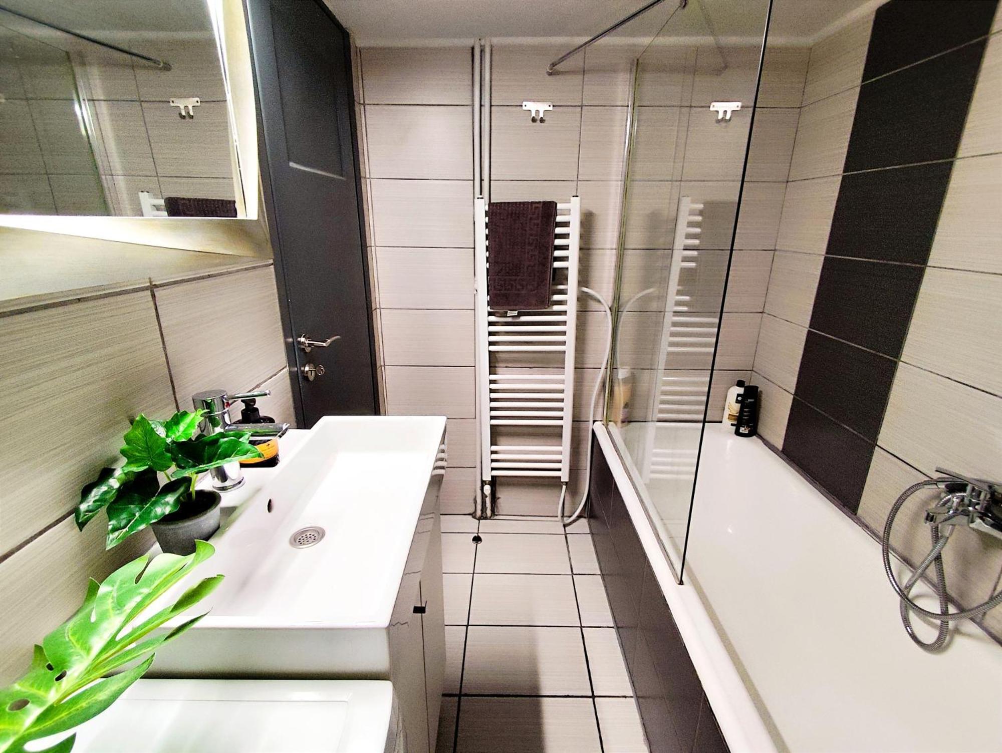 Comfortable Modern Entire House Near The Center Of Athens-Blue Serenity エクステリア 写真